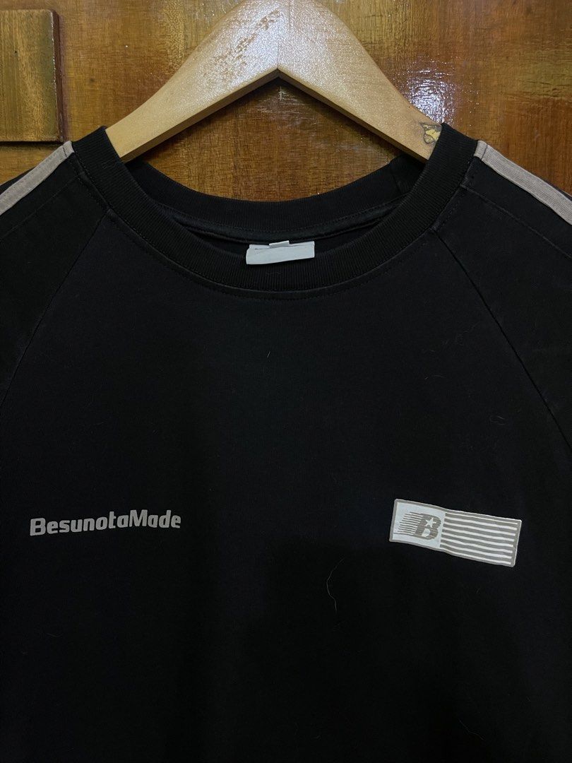 Graphic Shirt (Category: Tshirts & Polo Shirts ) located in Marikina City. Submitted by greatfindsmnlph (Listing ID 1463939972, Image 2). Description: Graphic Shirt Price: 250 Size: Large Width: 22 Length: 28 Color: Black Color Rate: 10/10 Condition: 10/10 almost new Very nice in actual.