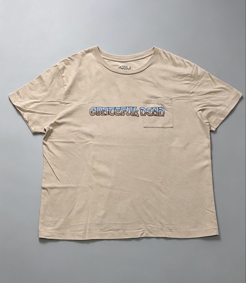 Grateful dead pocket tee (Category: Tshirts & Polo Shirts ) located in Manila. Submitted by 2ndmemoir (Listing ID 1464049047, Image 1). Description: Gratefuldead No issue Excellent condition 9.8 colorate No flaws 22.5 inches width 29 inches length .