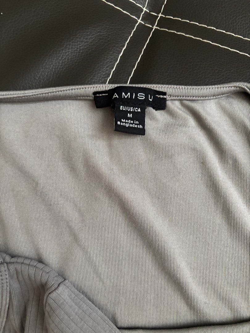 Gray longsleeves bundle (Category: Longsleeves) located in Quezon City. Submitted by chellecdngn (Listing ID 1463965875, Image 2). Description: 250 for both! Last price posted. Size small to medium, no WW.