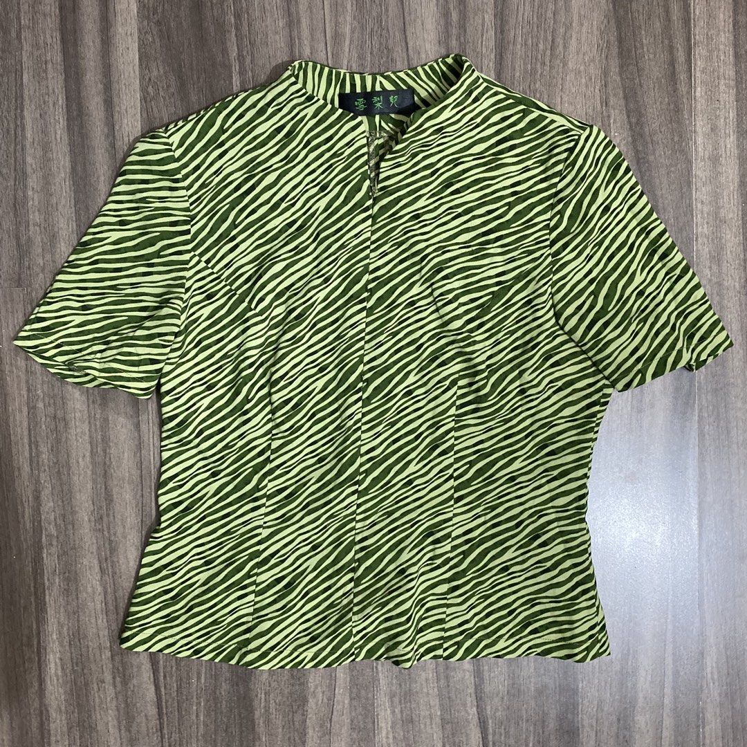 Green and Yellow Striped Top (Category: Blouses) located in Santa Rosa. Submitted by chickenjoint_222 (Listing ID 1463979438, Image 1). Description: - Fabric with a slight, elegant sheen - Estimated size: Xsmall-Small - Versatile: Great for casual outings or dressing up.