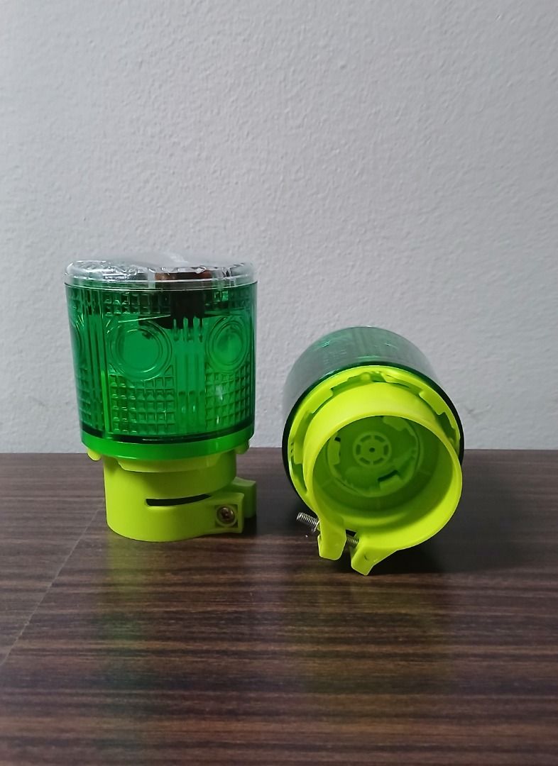 Green Warning Light Solar Flashing Blinker Light (Category: Industrial Equipment) located in Manila. Submitted by townlites (Listing ID 1463984964, Image 3). Description: Color: Green Size: 12cm x 8cm Weight: 0.2kg Blinking No switch/ Automatic 6 pcs of led bulb light Battery capacity: 2.4v 1300mAh Solar panel: 0.3w 6v 50mA Waterproof: IP65 Mode flash 110 times/min Visual distance: ≥ 500m (in the dark) Brightness: 100LM This solar warning light h