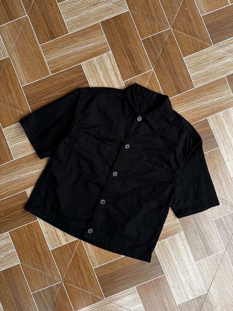 GU Short Sleeve Button Up Shirt Black Size M (Category: Shirts) located in Davao. Submitted by kurttyyo (Listing ID 1463973341, Image 1). Description: - GU Black Short Sleeve Button Up Shirt - Size: Medium (M) - Two chest pockets - Side pockets GU M | 23 x 27.5 Excellent 900 .