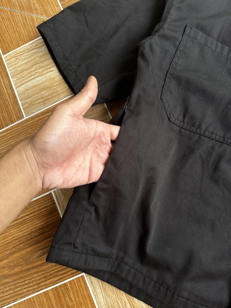 GU Short Sleeve Button Up Shirt Black Size M (Category: Shirts) located in Davao. Submitted by kurttyyo (Listing ID 1463973341, Image 3). Description: - GU Black Short Sleeve Button Up Shirt - Size: Medium (M) - Two chest pockets - Side pockets GU M | 23 x 27.5 Excellent 900 .