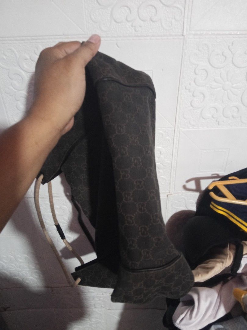 Gucci (Category: Shoulder Bags) located in Zamboanga. Submitted by alminajammang19 (Listing ID 1464042060, Image 3). Description: authentic Gucci from Japan surplus.
