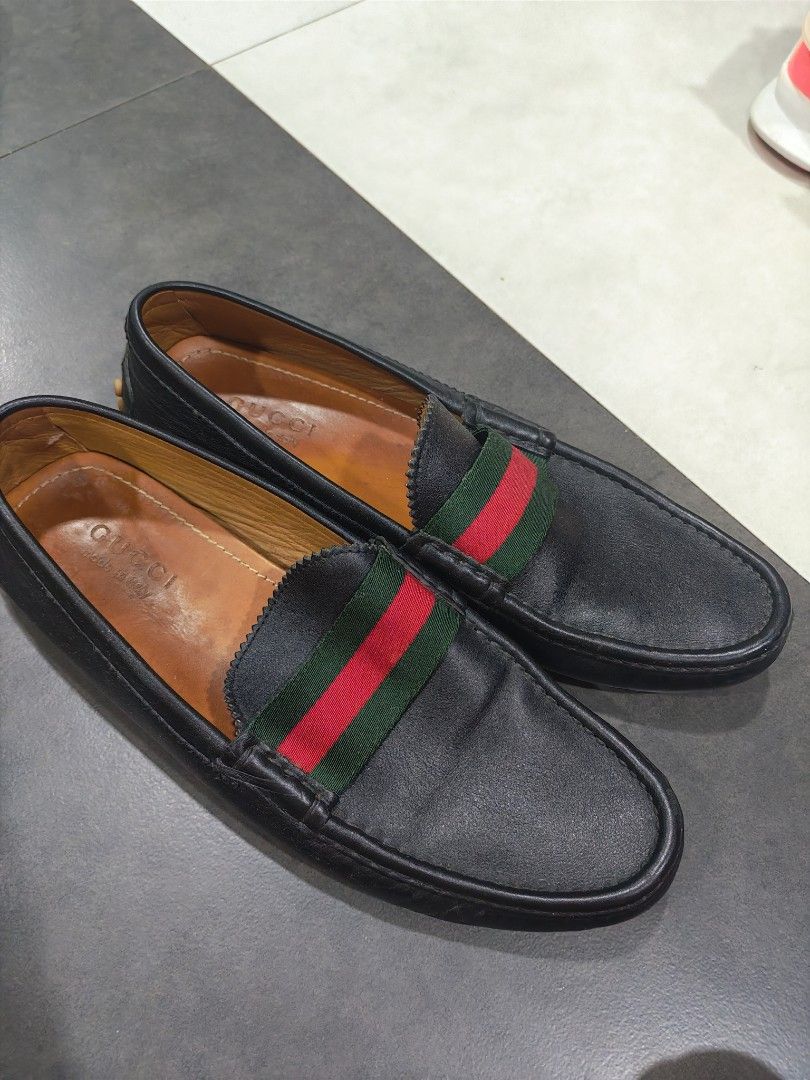 Gucci driver loafers leather (Category: Casual Shoes) located in Quezon City. Submitted by abrilita (Listing ID 1464053703, Image 1). Description: Gucci driver loafers leather Original size 9 1/2 NO BOX RFS: hindi na ginagamit.