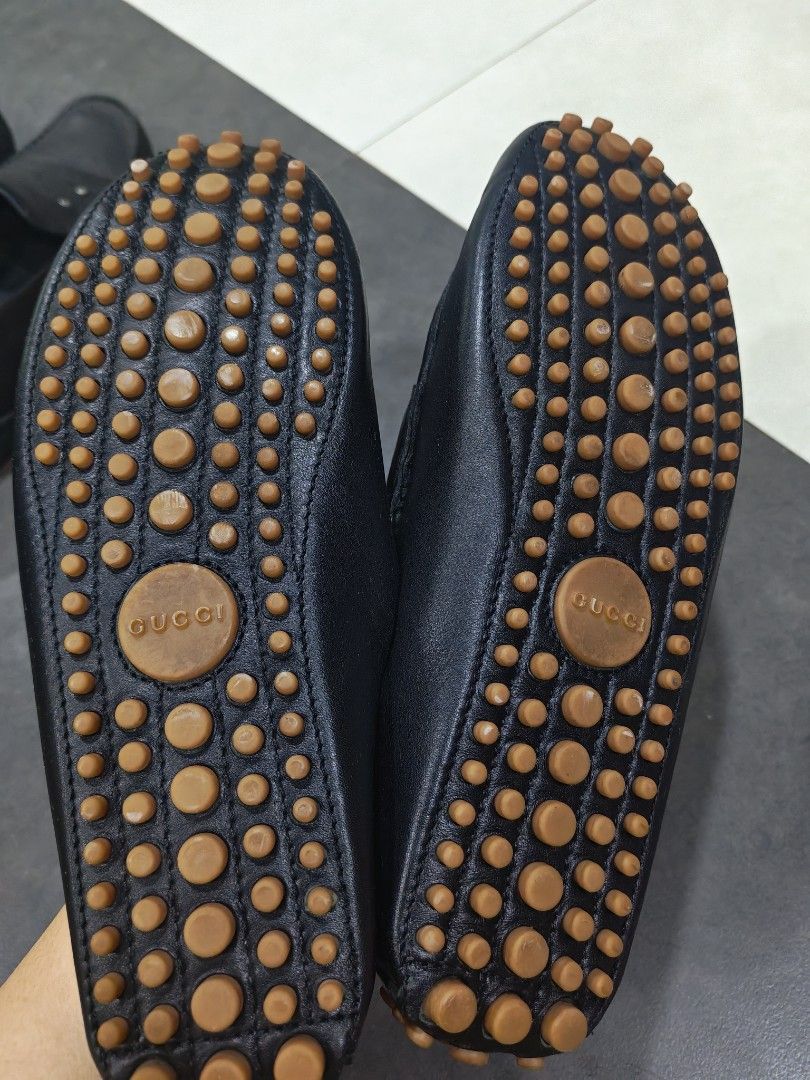 Gucci driver loafers leather (Category: Casual Shoes) located in Quezon City. Submitted by abrilita (Listing ID 1464053703, Image 2). Description: Gucci driver loafers leather Original size 9 1/2 NO BOX RFS: hindi na ginagamit.