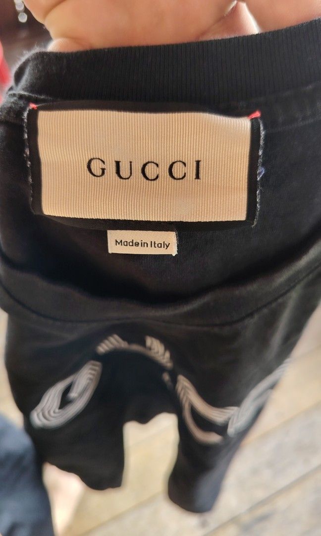 Gucci spellout (Category: Tshirts & Polo Shirts ) located in Cagayan de Oro. Submitted by johnzj002 (Listing ID 1463960224, Image 2). Description: Size xl on tag No issue Colorate 10/10 Excellent condition.