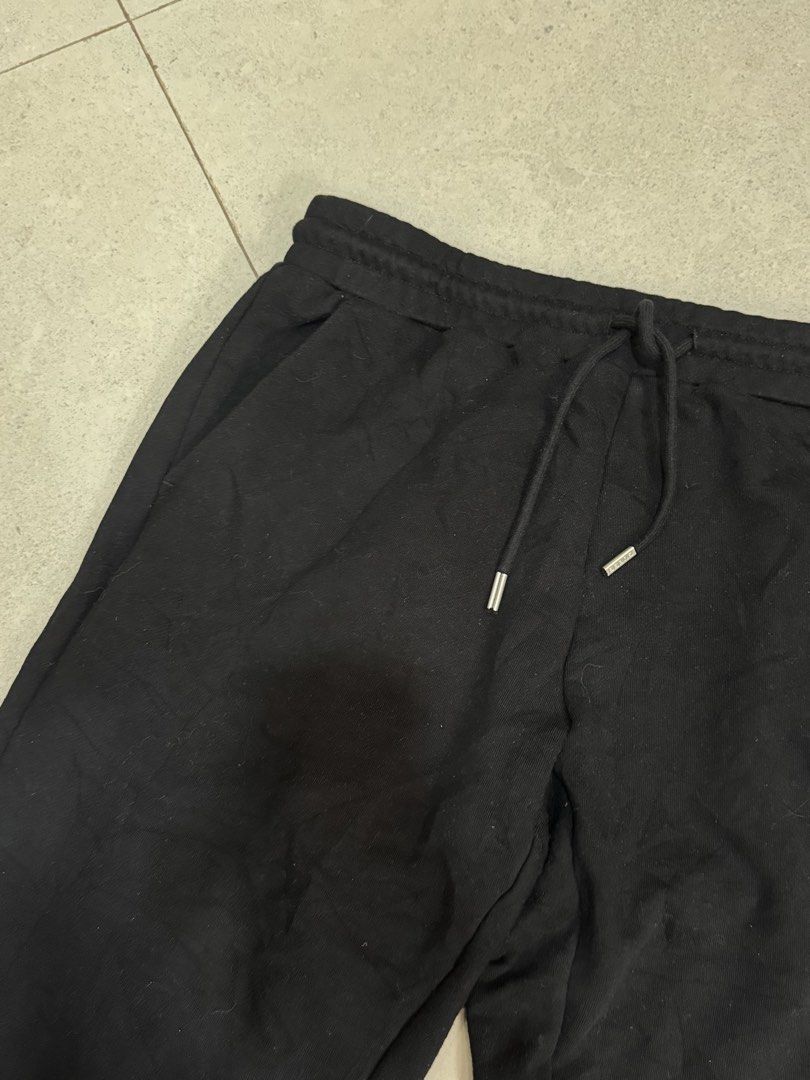 Guess Black Jogger Pants (Category: Other Bottoms) located in Tubod. Submitted by carouselaiza (Listing ID 1464022763, Image 2). Description: .