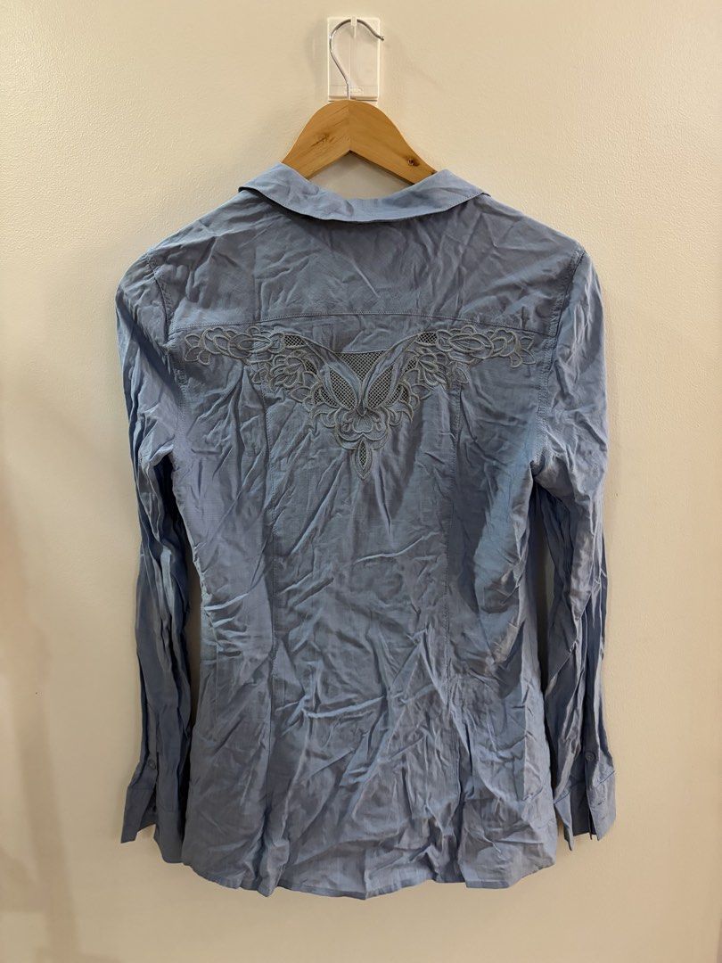 GUESS Denim Long Sleeve Shirt/Button-Up (Category: Longsleeves) located in San Juan City. Submitted by sel.ler (Listing ID 1463986624, Image 2). Description: .