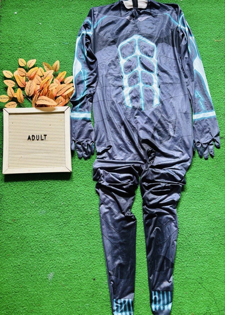 halloween Costume (Category: Coats, Jackets and Outerwear) located in San Mateo. Submitted by ariakid47 (Listing ID 1463951786, Image 1). Description: .