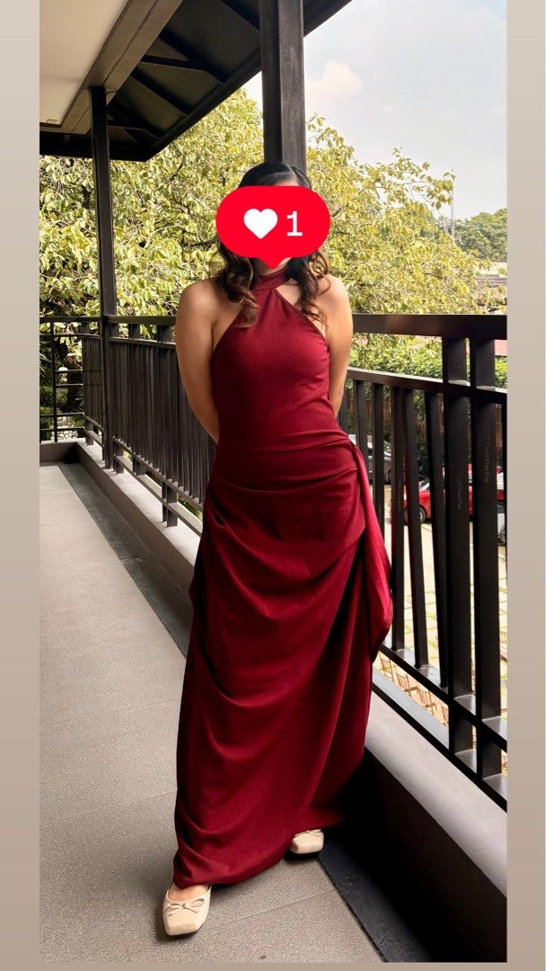 Halter Neck Dress (Category: Dresses) located in Valenzuela. Submitted by jadel.98 (Listing ID 1464033584, Image 1). Description: Used once only Can fit to Small - Medium body frame.