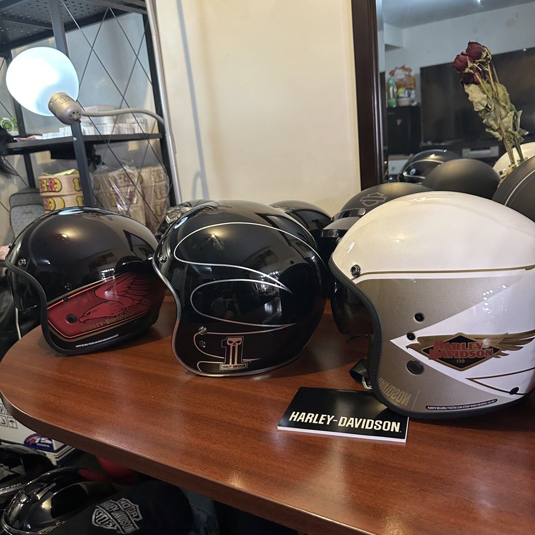 Harley Davidson Helmet (Category: Helmets and other Riding Gears) located in Quezon City. Submitted by calebkale1 (Listing ID 1464102781, Image 2). Description: All size large PM for more details 📍T1 Grass Residence, SM North.