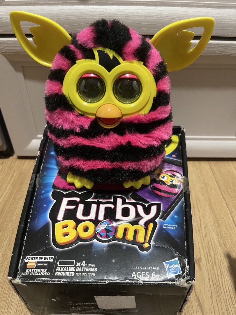 Hasbro Furby Boom! Figure (Stripes) (Category: Designer & Blind Box Toys) located in Malabon City. Submitted by charlize.ph (Listing ID 1463945611, Image 1). Description: - Furby Boom! toy in the fun Stripes design. - Interactive and engaging for kids. - Recommended for ages 6 and up. - Requires 4 x 1.5V AA batteries (not included). - A great tech toy for children who love interactive gadgets..