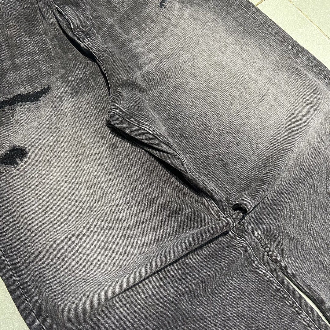 Heavyweight Baggy Acid Washed (Category: Jeans) located in Angeles City. Submitted by 5am.collective (Listing ID 1463969092, Image 3). Description: Heavyweight Baggy Acid Washed💎 PHP 899 Only🏷️ Waist 34 Length 42.5 Leg Open 11 As New Condition💙.