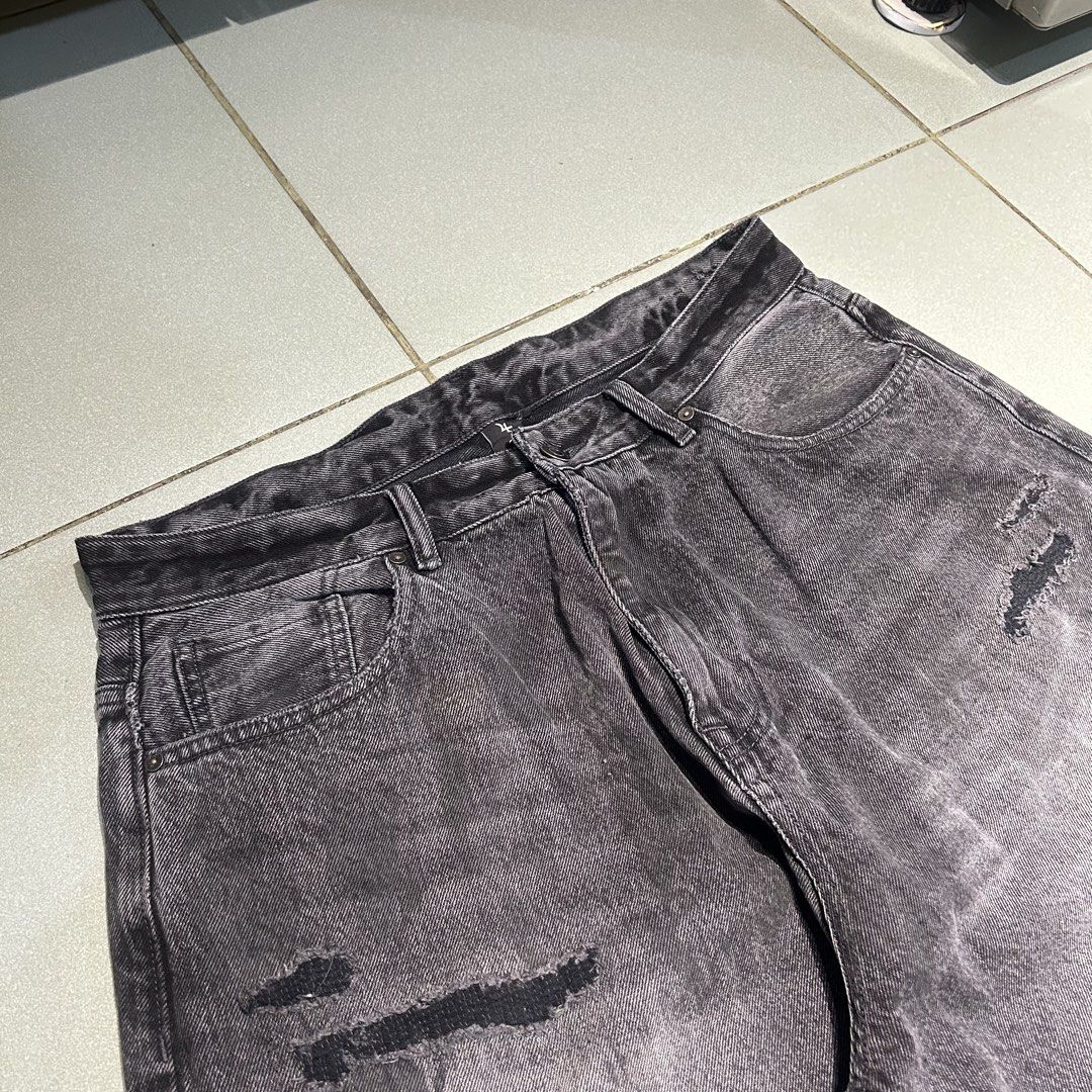Heavyweight Baggy Acid Washed (Category: Jeans) located in Angeles City. Submitted by 5am.collective (Listing ID 1463969092, Image 2). Description: Heavyweight Baggy Acid Washed💎 PHP 899 Only🏷️ Waist 34 Length 42.5 Leg Open 11 As New Condition💙.