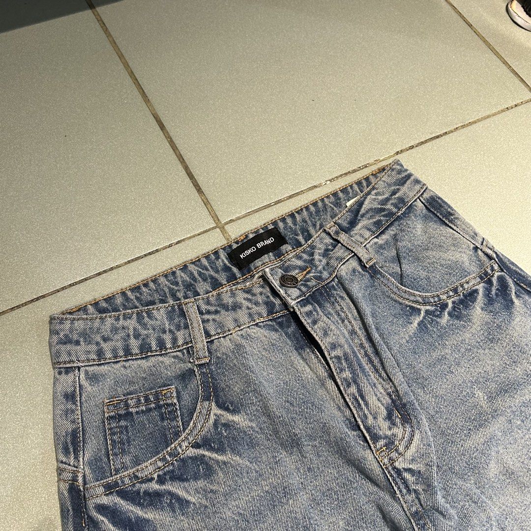 Heavyweight Baggy Balloon Denim Pants (Category: Jeans) located in Angeles City. Submitted by 5am.collective (Listing ID 1463969740, Image 2). Description: Heavyweight Baggy Balloon Denim Pants💎 PHP 799 Only🏷️ Waist 30 Length 42 Leg Open 12.5 As New Condition💙.