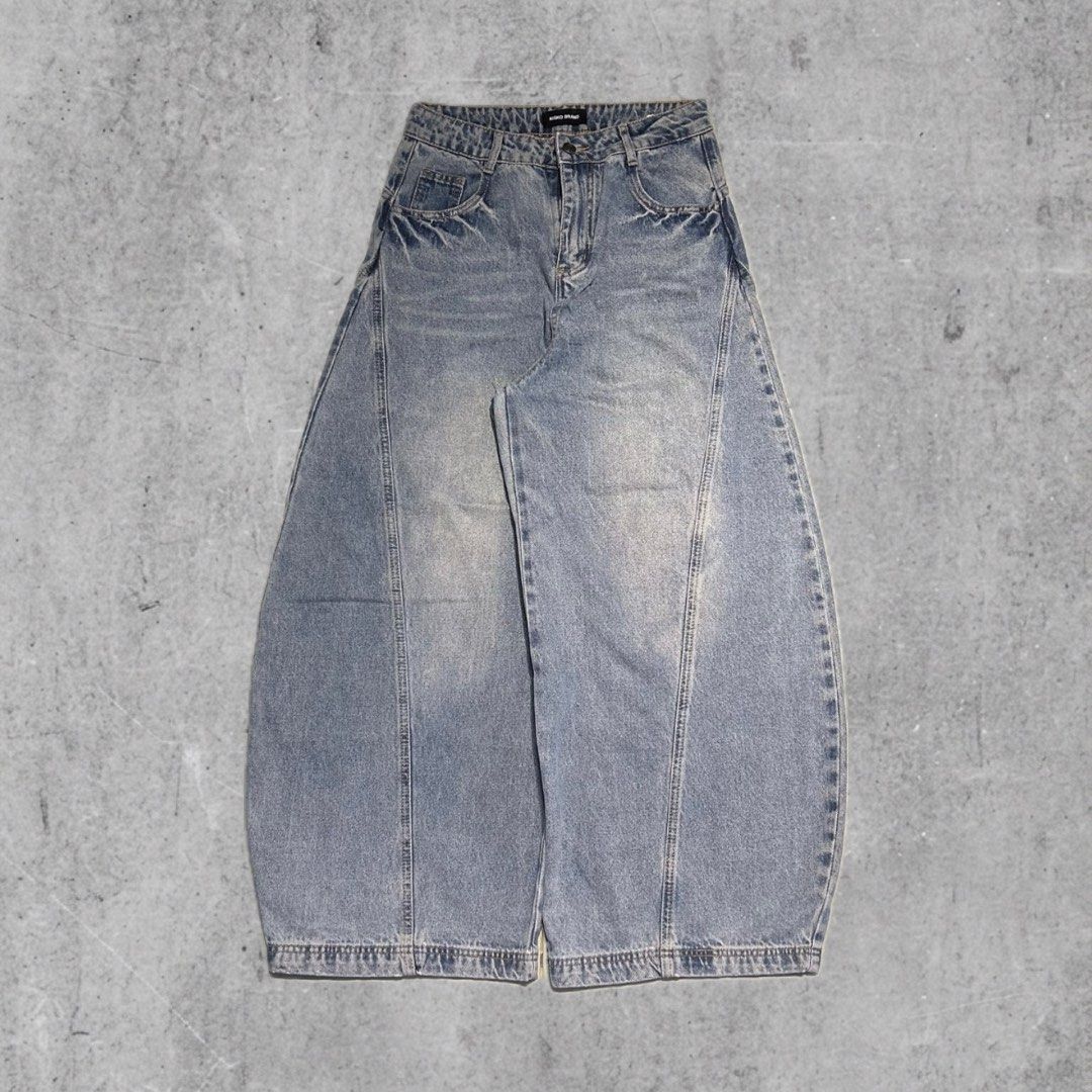 Heavyweight Baggy Balloon Denim Pants (Category: Jeans) located in Angeles City. Submitted by 5am.collective (Listing ID 1463969740, Image 1). Description: Heavyweight Baggy Balloon Denim Pants💎 PHP 799 Only🏷️ Waist 30 Length 42 Leg Open 12.5 As New Condition💙.