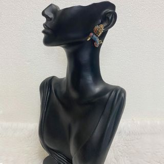 (Category: ) located in . Submitted by posh_avenue888 (Listing ID 1464089953, Image 1). Description: .