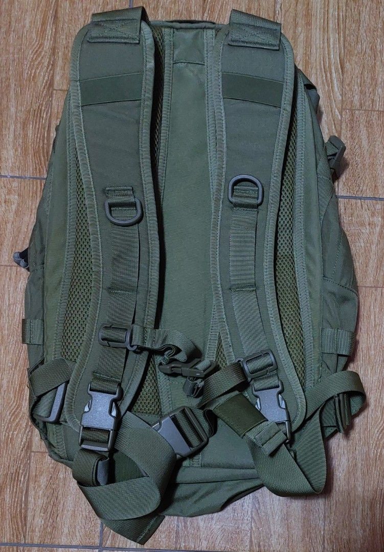 Helikon Tex EDC (Category: Backpacks) located in Baguio. Submitted by wagwagan_001 (Listing ID 1464127985, Image 2). Description: excellent.