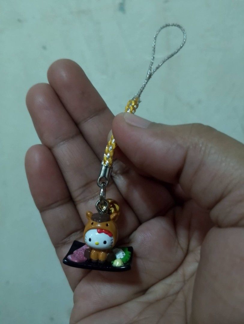 Hello Kitty Kumamoto Limited Horse Sashimi Strap (Category: Announcements) located in Bocaue. Submitted by riza_olshoppe (Listing ID 1464061744, Image 1). Description: - nacut lng ung tag nya.