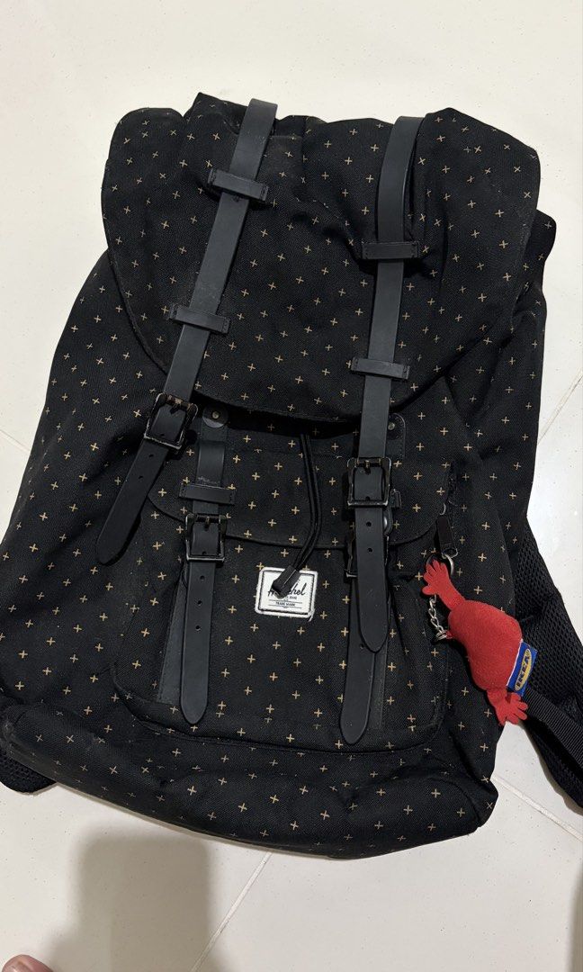 Herschel Backpack 25L (Category: Backpacks) located in Quezon City. Submitted by Shopwithme (Listing ID 1464072584, Image 2). Description: Well used no hole still good condition Sign of usage and wash from the bakal Makati Area Lalamove & Maribank.