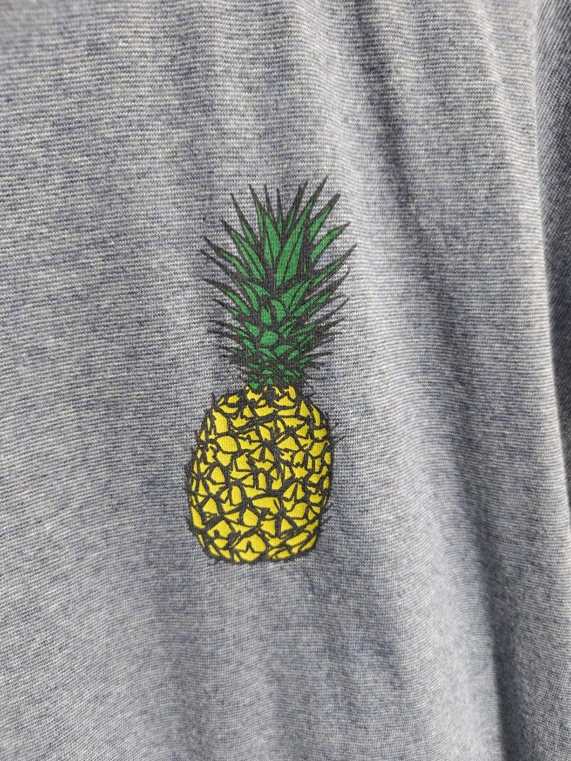 Hey Dude pineapplegrapic shirt, Lenght 26.5", Width 20" (Category: Tshirts & Polo Shirts ) located in Camalaniugan. Submitted by thrifter10 (Listing ID 1463954576, Image 2). Description: .