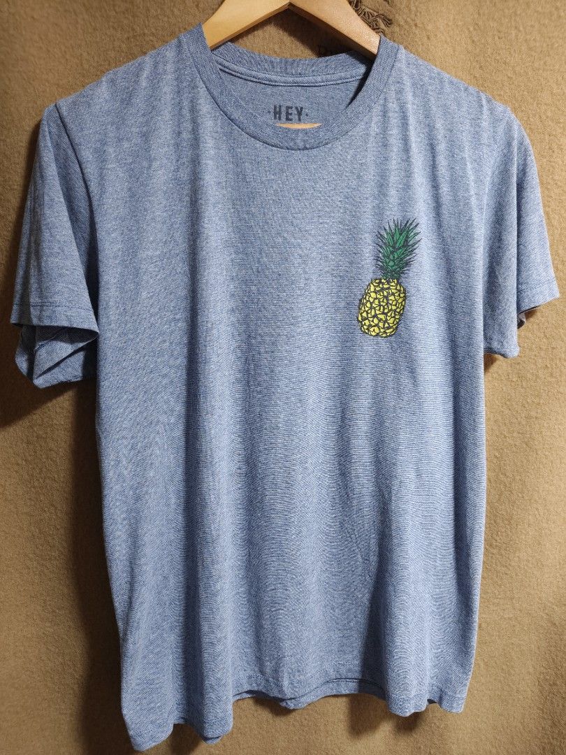 Hey Dude pineapplegrapic shirt, Lenght 26.5", Width 20" (Category: Tshirts & Polo Shirts ) located in Camalaniugan. Submitted by thrifter10 (Listing ID 1463954576, Image 1). Description: .