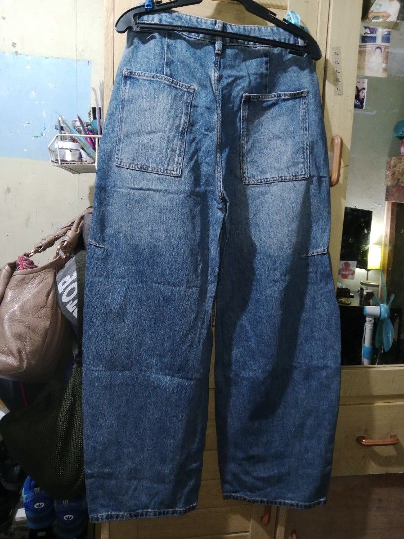 High waisted denim baggy pants (Category: Jeans) located in Baguio. Submitted by aurumsie (Listing ID 1463963164, Image 2). Description: high quality from japan size 28-29 high waist no issue.