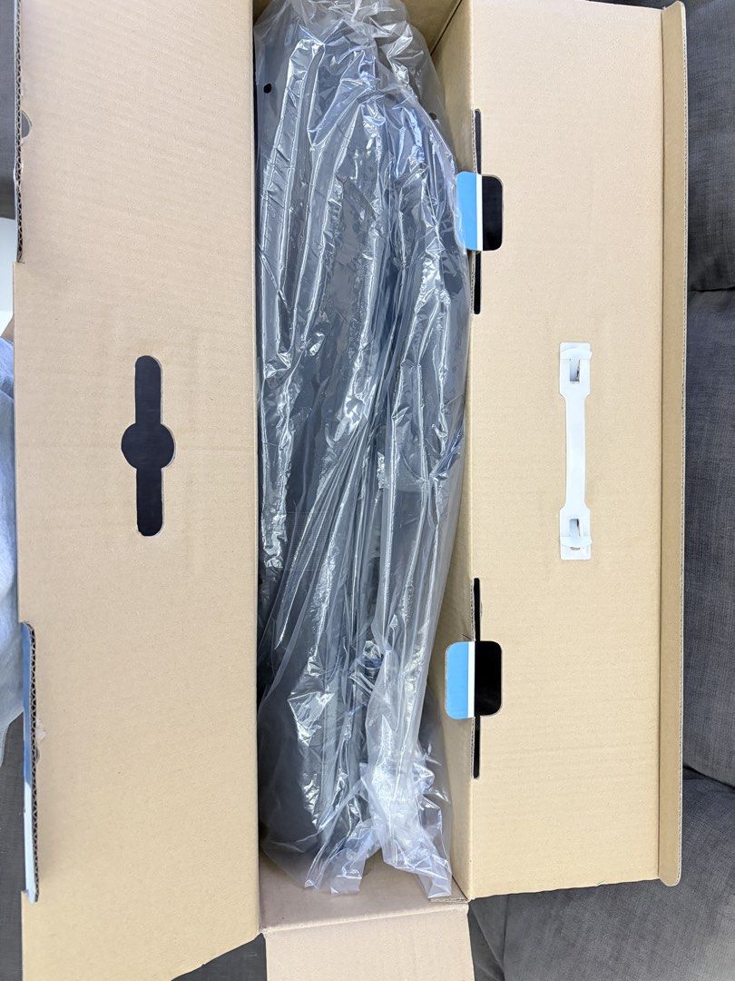 HIRO iBack Pro H-125 Massage Cushion (Category: Massage Devices) located in Lapu Lapu. Submitted by pureturtle-f484 (Listing ID 1464038598, Image 3). Description: - never used, only opened the box to take pics - 2D & 3D Massage Heads for deep relaxation - 3 Optional Massage Zones: Target specific areas - 2 Intensity Levels: Customize your massage - Optional Heat Setting: Soothe tired muscles - Includes User Manual and Car Adapter, Remote Controll