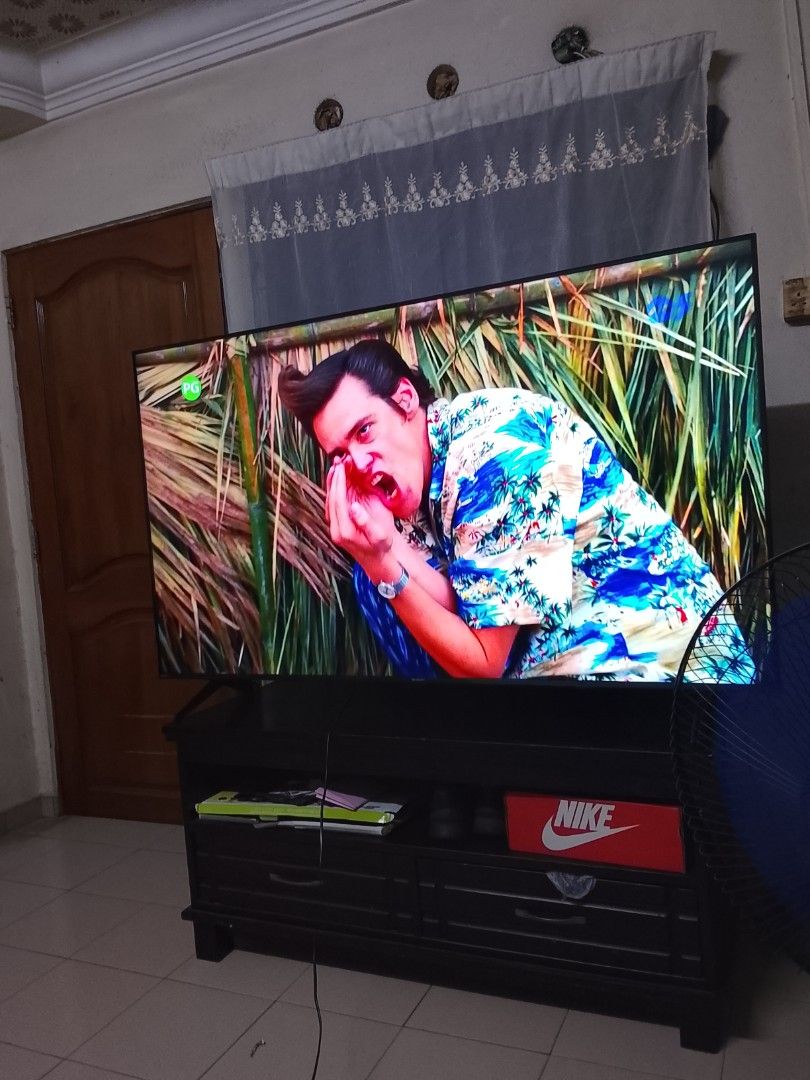 Hisyam (Category: TV Parts & Accessories) located in Kuala Lumpur. Submitted by wisefish.6ad4e3 (Listing ID 1463945809, Image 3). Description: ada siapa nk beli tv Google 65 ichi 4k ultra HDR 10 masih ok lagi semua ok tak ada rosak langsung.