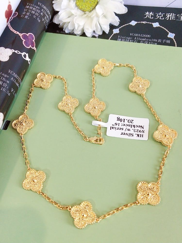 HK setting S925 silver Vca hammered necklaces (Category: Necklaces) located in Manila. Submitted by bhelgoldseller2ndaccount (Listing ID 1463980769, Image 1). Description: HongKong setting S925 Silver 950/grams All Brandnew.