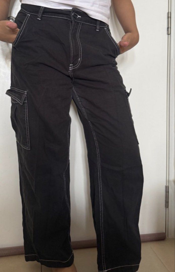 H&M Black Cargo Pants with White Stitching (Category: Jeans) located in Makati City. Submitted by cooldragon_2d8241 (Listing ID 1463983411, Image 1). Description: - Brand: H&M Divided - Color: Black - Style: Cargo Pants - Fit: Wide Leg - Details: Contrast white stitching, multiple pockets - Size: 10 US - Occasion: Casual wear.