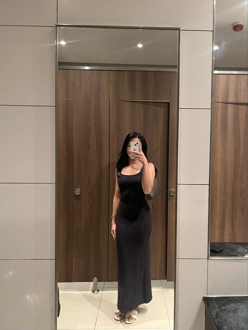 H&M Bodycon Dress (Category: Dresses) located in Santa Rosa. Submitted by closetbykenny (Listing ID 1464084829, Image 2). Description: WORN ONCE IN HK SIZE XS COLOR BLACK MOP: GCASH, BDO & MAYA MOD: J&T/LALAMOVE LOCATION: MANILA.