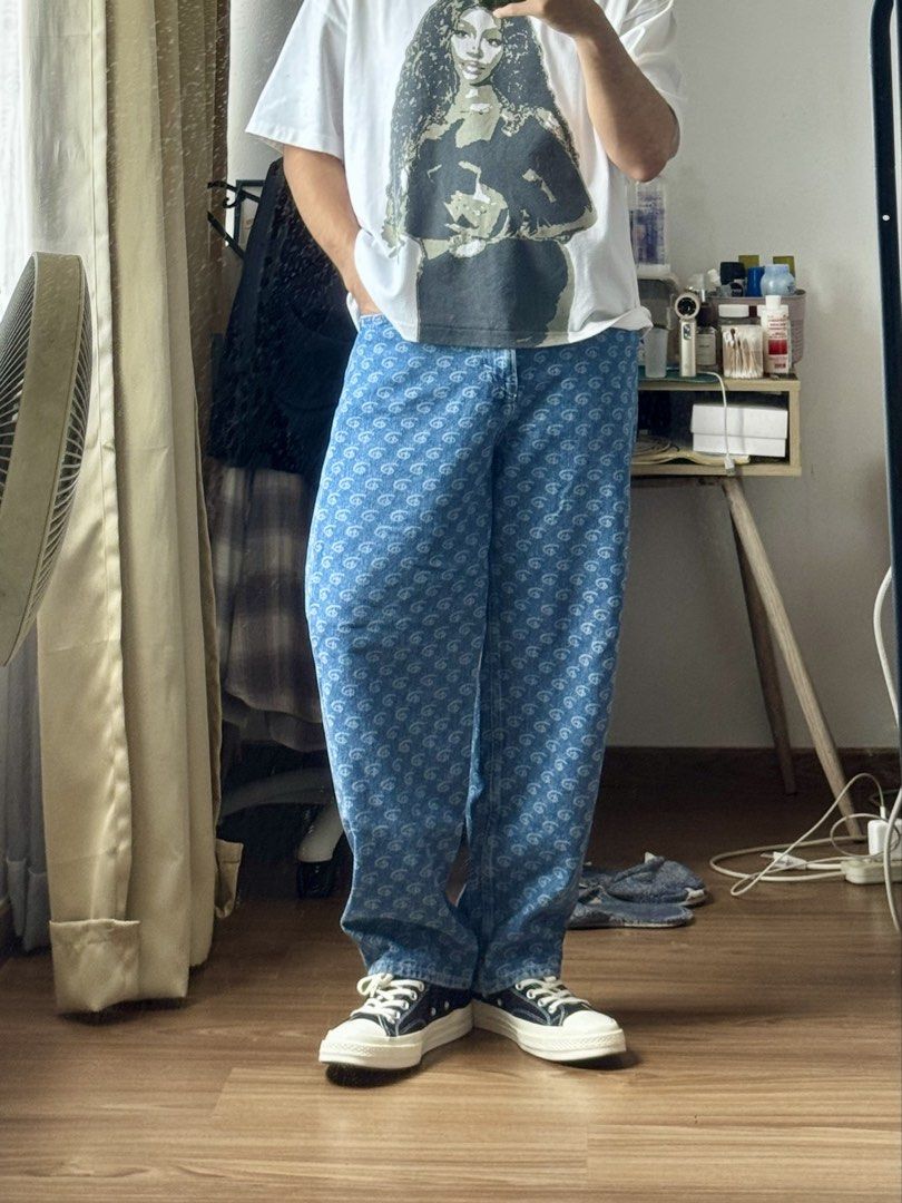 H&M Disney Collab Wide Leg Jeans (Category: Jeans) located in Makati City. Submitted by yellowjacketangel (Listing ID 1463973578, Image 2). Description: Cool blue jeans with a unique eye print. Wide leg, super comfy. Waist Size: 32-33 📍Makati Shipping via: Lala/Grab/J&t.