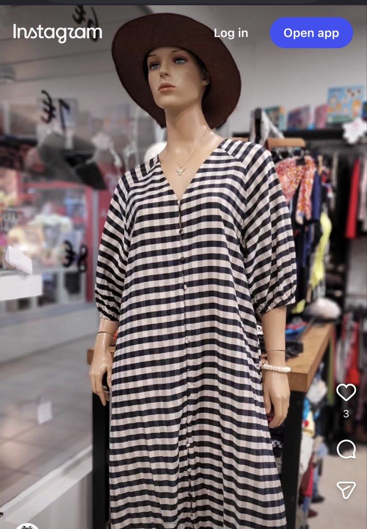 H&M gingham check button-front maxi dress (Category: Dresses) located in Maco. Submitted by mikay6011 (Listing ID 1464137214, Image 3). Description: .