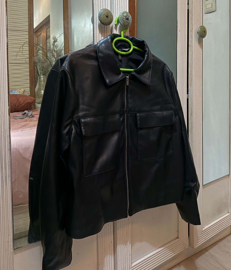 H&M Leather Jacket (Category: Coats, Jackets and Outerwear) located in Caloocan City. Submitted by _moca01 (Listing ID 1463947407, Image 3). Description: H&M Divided Leather Jacket 🔸️USED for 2 hours only 🔸️Bought for ₱4,000 🔸️Size large (womens) 🔸️No inclusions. Jacket only. WHAT YOU SEE IS WHAT YOU GET..