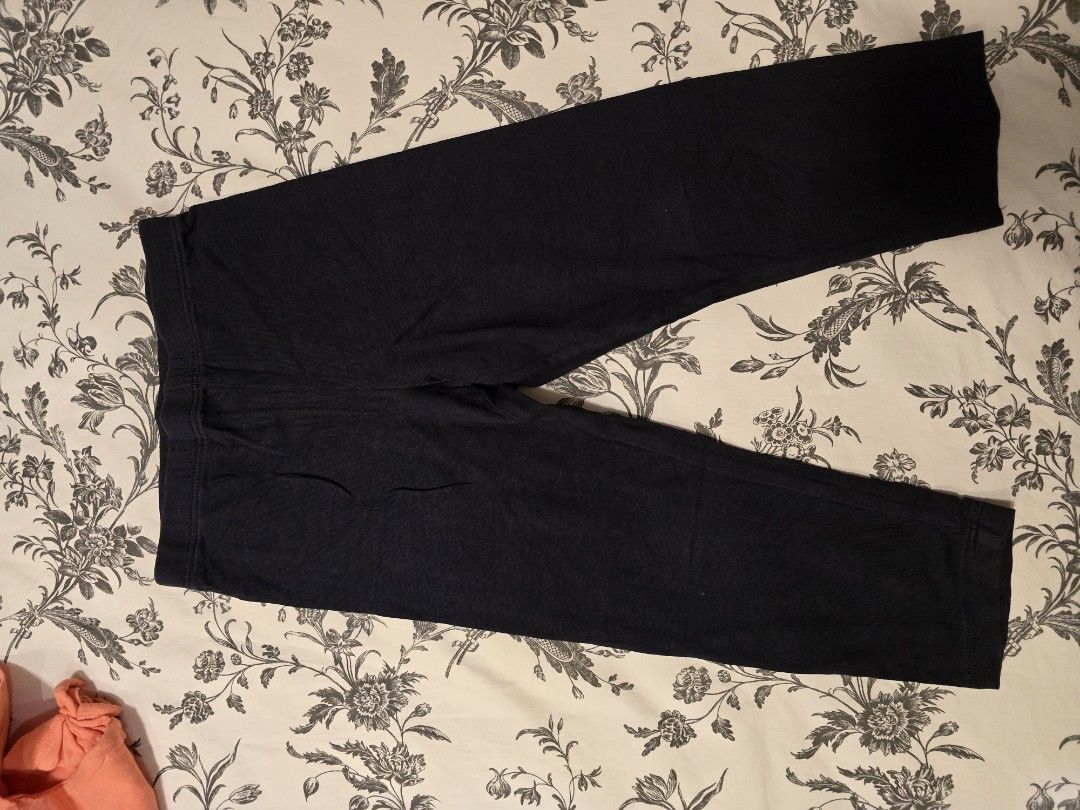 H&M Leggings Size 5-6Y (Category: Babies & Kids Fashion) located in San Juan City. Submitted by bianca_0 (Listing ID 1464052380, Image 1). Description: .