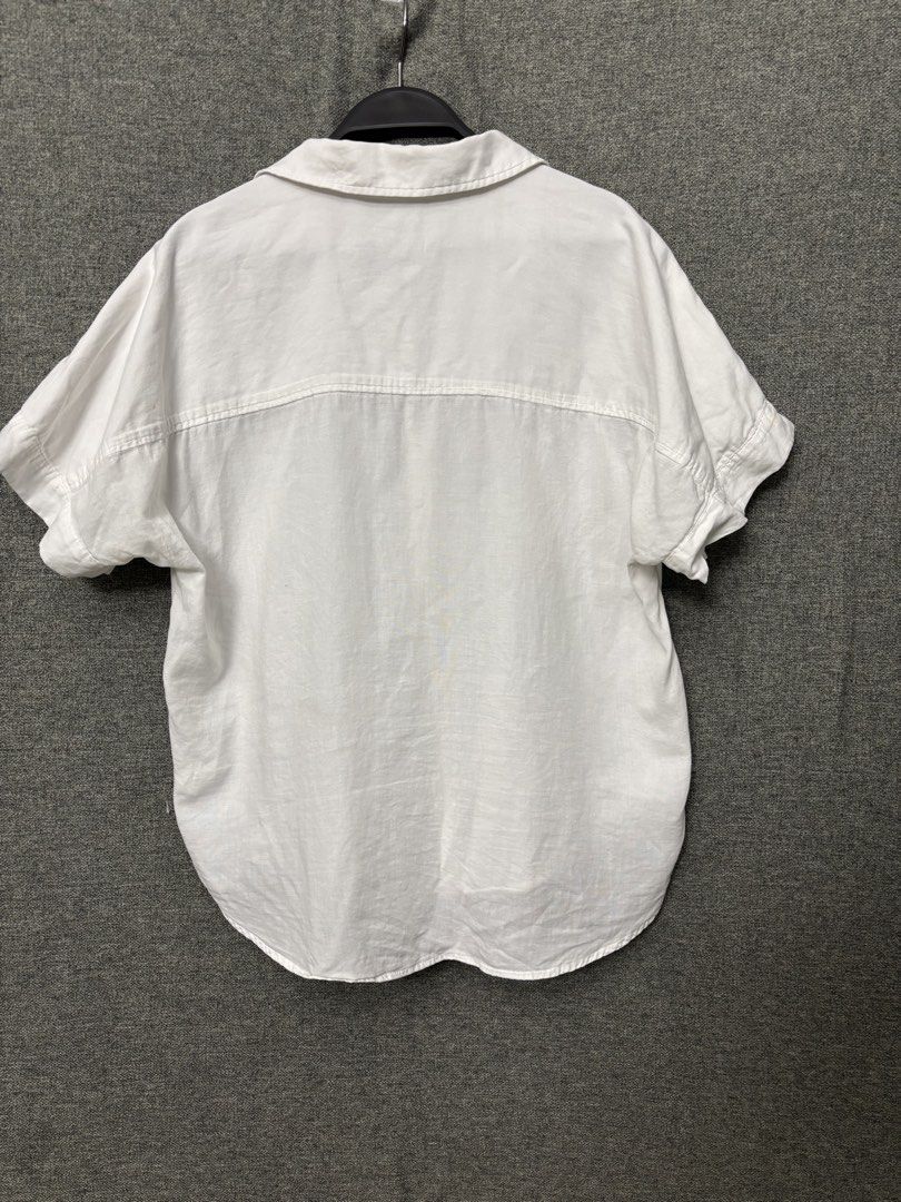 H&M Oversized White Cotton Blouse (Category: Blouses) located in San Fernando. Submitted by kayemanalac_05 (Listing ID 1463967163, Image 2). Description: Fit up to Large Body Frame.