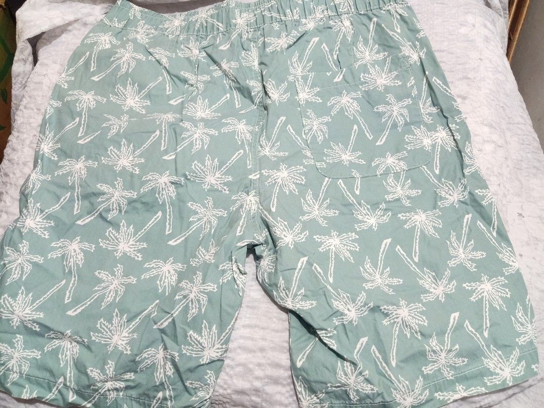 H&M short (Category: Shorts) located in Pasig City. Submitted by urdal01 (Listing ID 1463992904, Image 3). Description: goodcondition/pre love waistline 34 length 21 inch garterize.