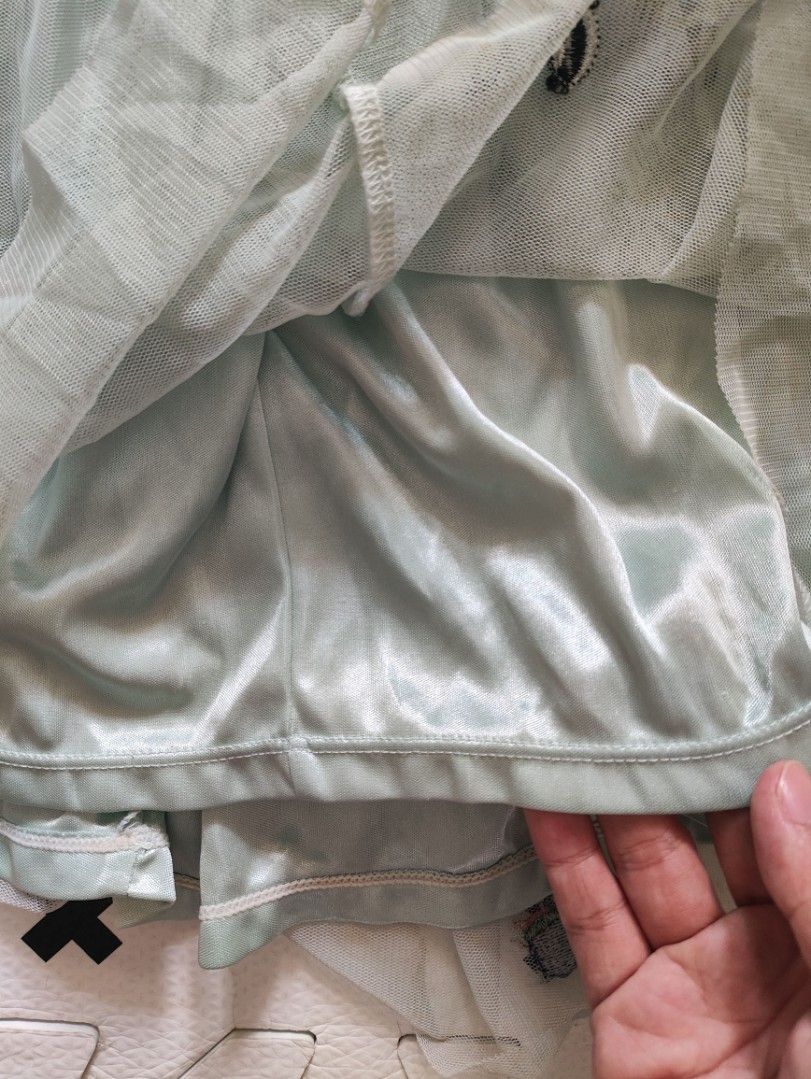 H&M Skirt 💚 (Category: Babies & Kids Fashion) located in Taguig. Submitted by cleanupmomma (Listing ID 1463994040, Image 3). Description: Please take time to read ❤️ Original fits 2-4 yrs old visible yellow stains due to storage pretty in actual ☺️ wyiwyg.