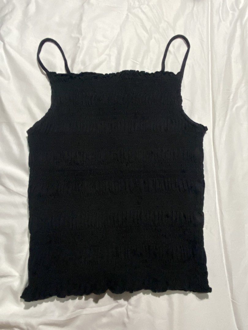 H&M Smacked Top (Category: Sleeveless) located in Pasig City. Submitted by aeclosetco (Listing ID 1464042943, Image 1). Description: Location: Santolan Pasig City Mode of Payment - Gcash Notes: - Shipping fee is to be shouldered by the customer. Rules: - No Downpayment = No Reservation - Payment First - No COD - No cancellation once the order is confirmed - All Bogus/Joyjoy miner will be posted .