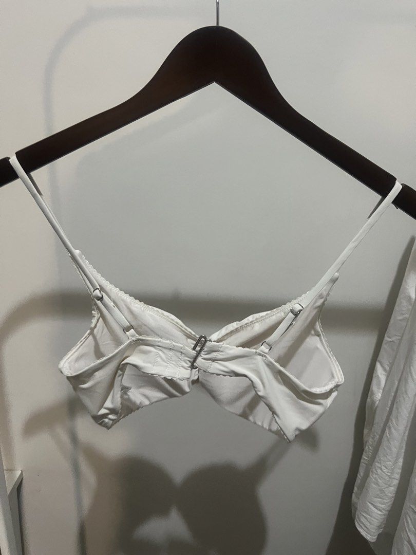 H&M White Ruched Bra/ Bikini top (Category: Bikinis & Swimsuits) located in Quezon City. Submitted by styleandcomfort (Listing ID 1464041251, Image 2). Description: Never used Store bought from h&m Selling low! Message me for inquiries 😊.