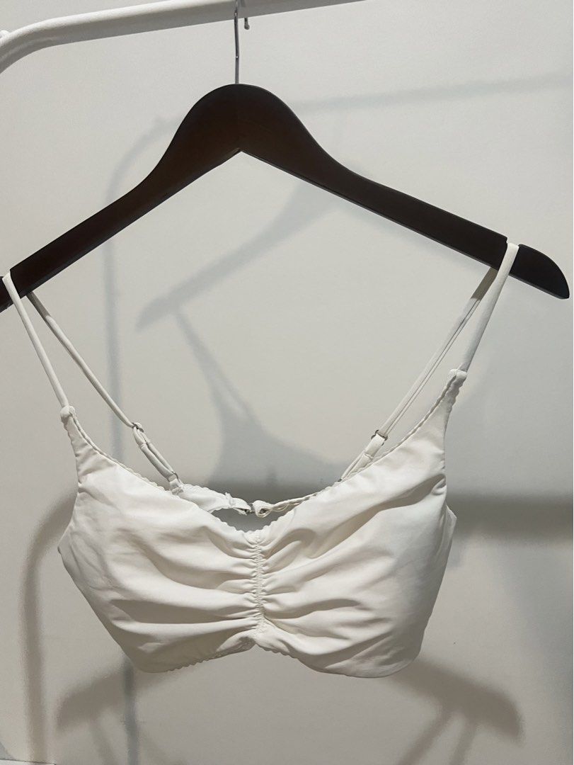H&M White Ruched Bra/ Bikini top (Category: Bikinis & Swimsuits) located in Quezon City. Submitted by styleandcomfort (Listing ID 1464041251, Image 1). Description: Never used Store bought from h&m Selling low! Message me for inquiries 😊.