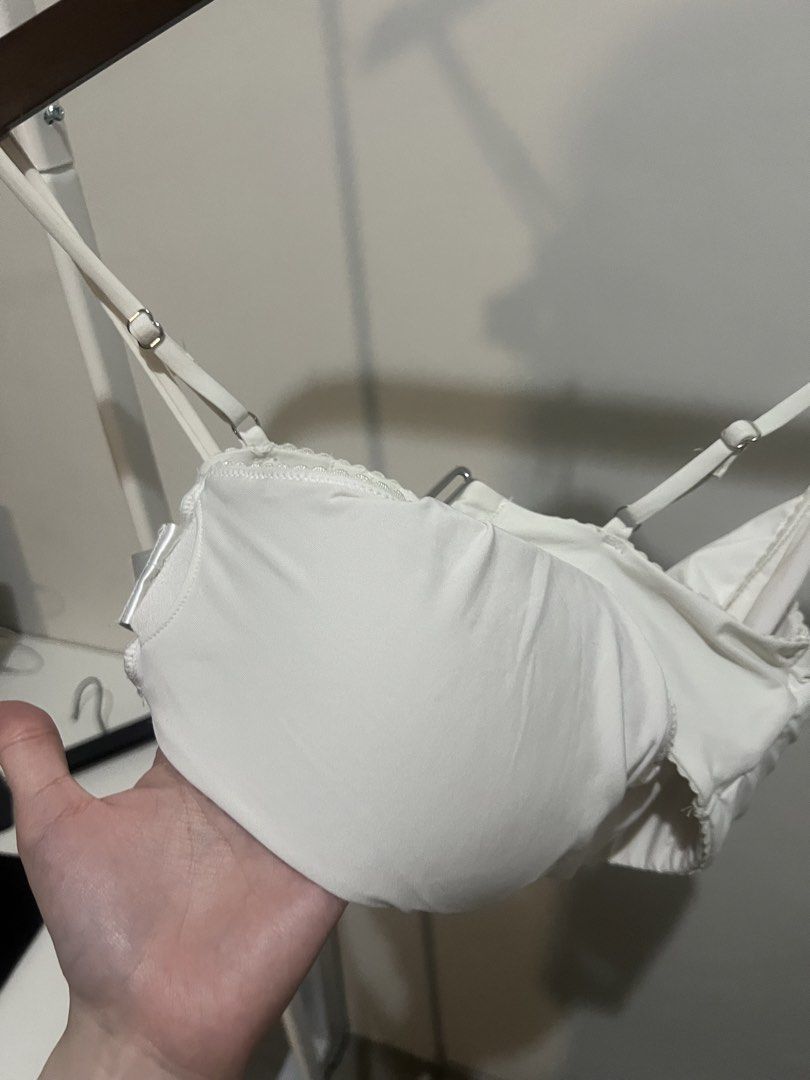 H&M White Ruched Bra/ Bikini top (Category: Bikinis & Swimsuits) located in Quezon City. Submitted by styleandcomfort (Listing ID 1464041251, Image 3). Description: Never used Store bought from h&m Selling low! Message me for inquiries 😊.