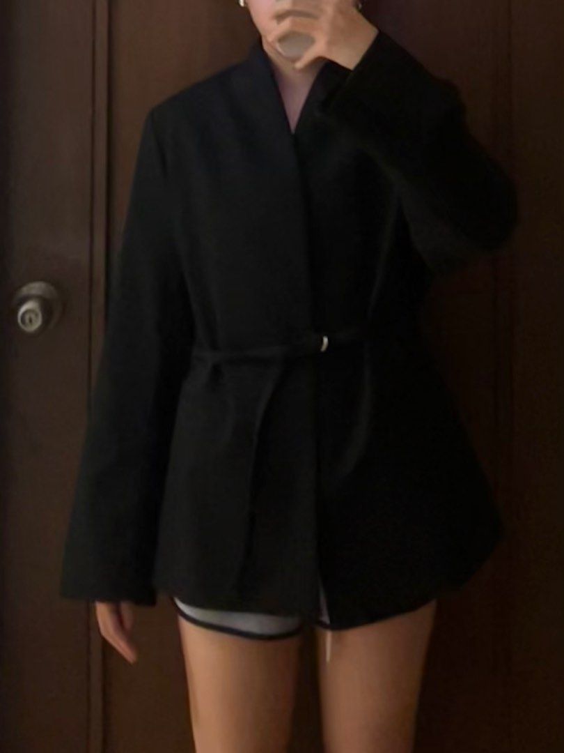 H&M XS Black Formal Blazer (Category: Coats, Jackets and Outerwear) located in Pasig City. Submitted by tiny_studios (Listing ID 1464019844, Image 1). Description: - XS black formal blazer - asian robe-style - with removable belt.
