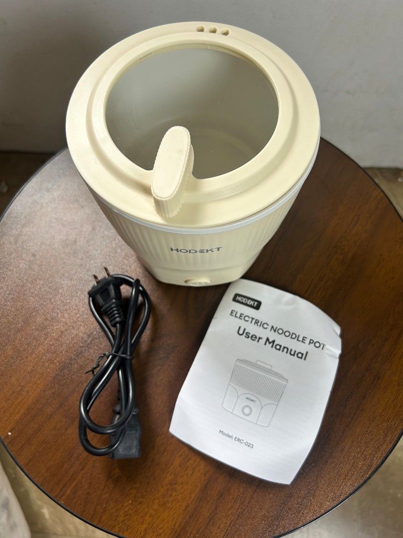Hodekt Electric Noodle Pot (Category: Cookers) located in Quezon City. Submitted by guesswh0 (Listing ID 1463987352, Image 3). Description: Hodekt Electric Noodle Pot Used lang once Ginamit sa affiliate marketing.