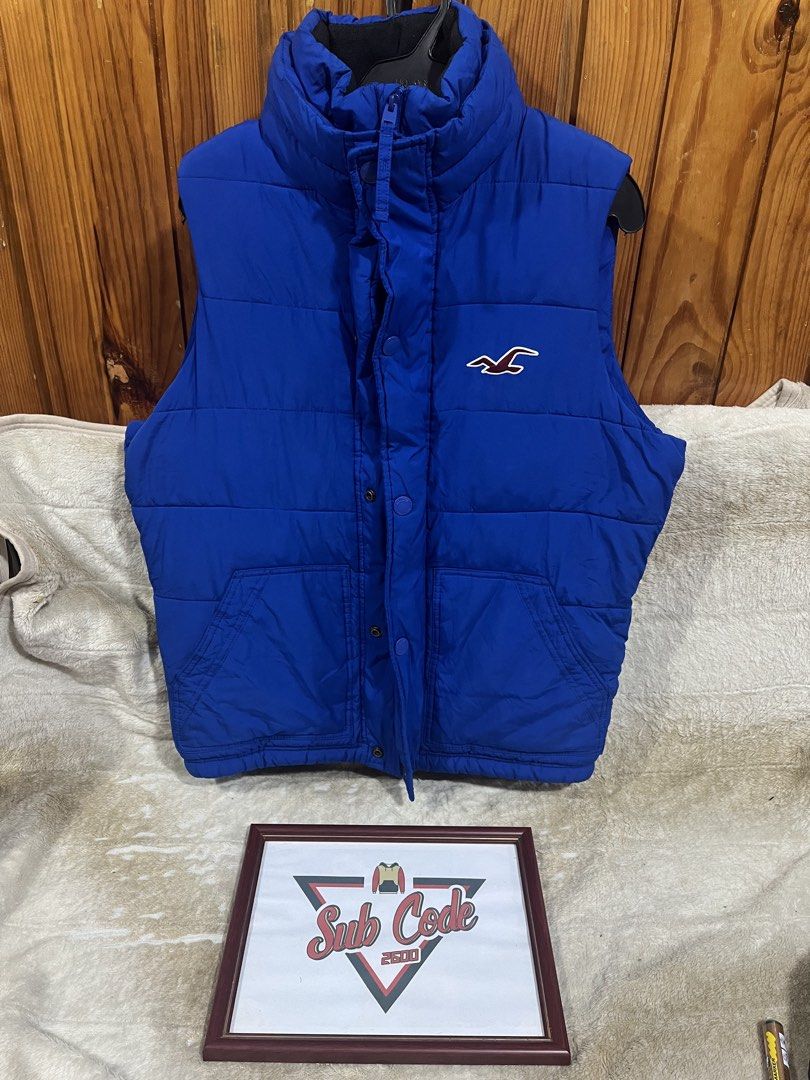 HOLLISTER PUFF VEST (Category: Vests) located in Baguio. Submitted by subcode_2600 (Listing ID 1464046041, Image 1). Description: Other details included in the pictures Do not hesitate to message us for questions. Thank you! .