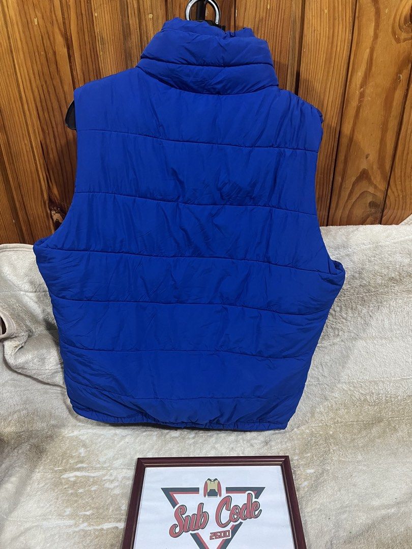 HOLLISTER PUFF VEST (Category: Vests) located in Baguio. Submitted by subcode_2600 (Listing ID 1464046041, Image 2). Description: Other details included in the pictures Do not hesitate to message us for questions. Thank you! .