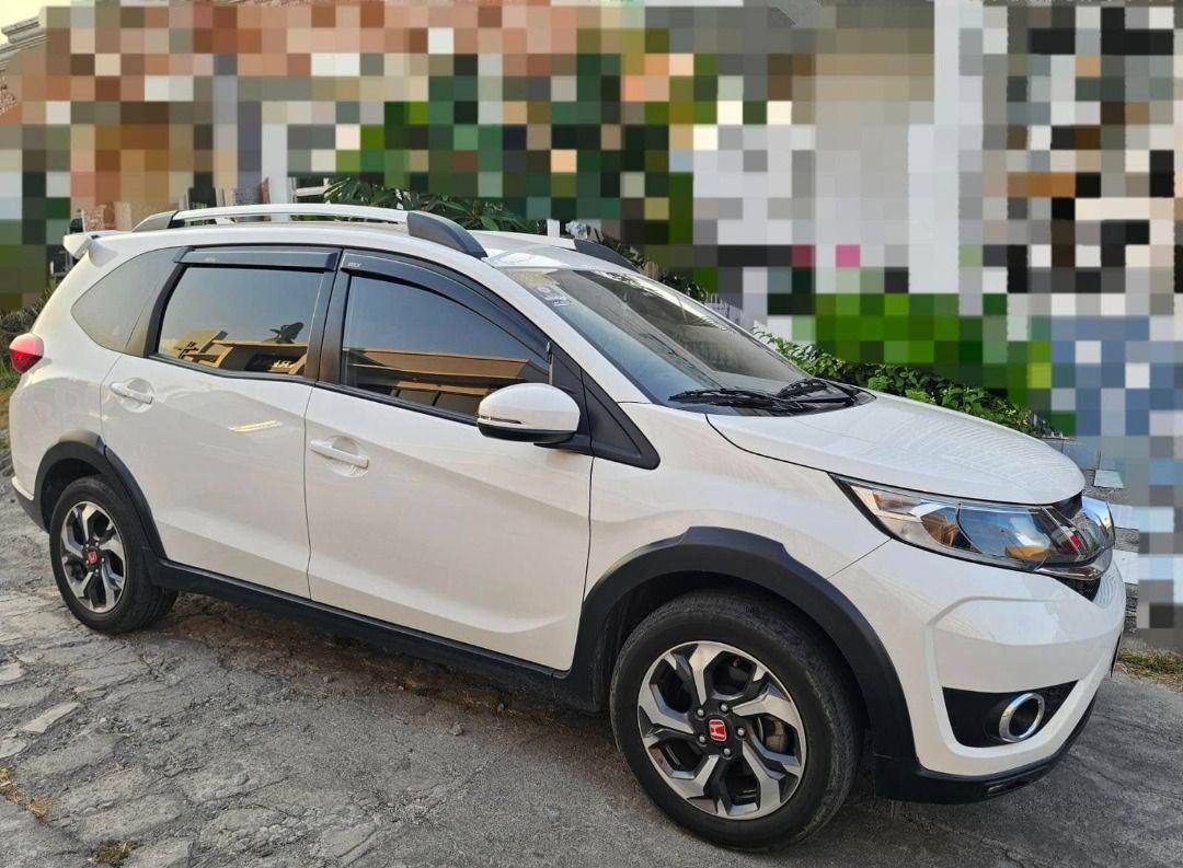 Honda BR-V (Category: Used Cars) located in Marikina City. Submitted by bentakotsegroup (Listing ID 1463977199, Image 3). Description: Honda BRV 1.5 Touring Variant DRL lights Roof rails Alloy wheels Reverse sensors must see to appreciate.