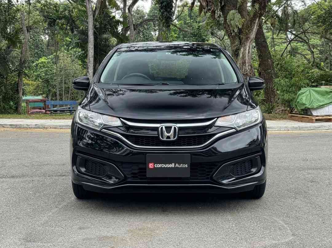 (Category: ) located in . Submitted by carousellcars (Listing ID 1464004300, Image 1). Description: .